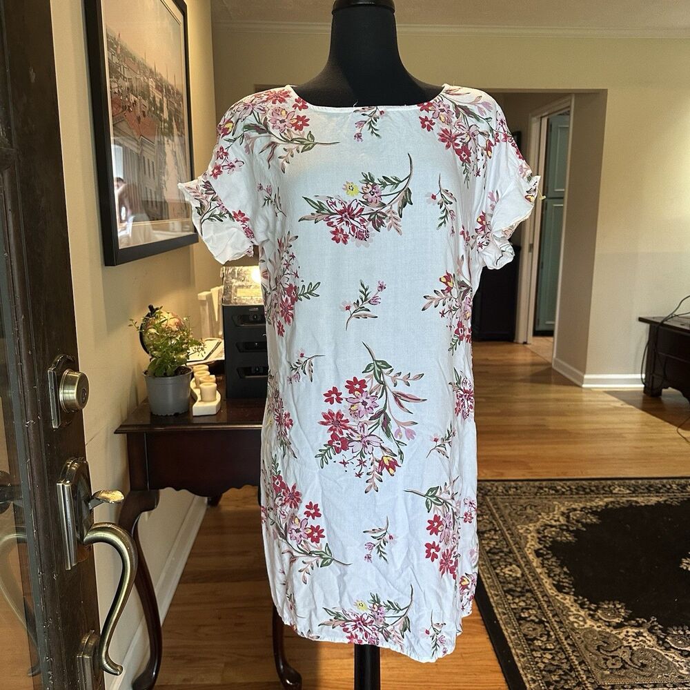 BeachLunchLounge Floral Shift Dress White Pink Size SP Silky Soft Cold Feeling